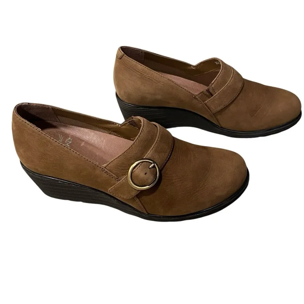 Dansko Clio Wedge Shoes Womens EU 39 US 8.5 Brown Mushroom Nubuck Leather Buckle